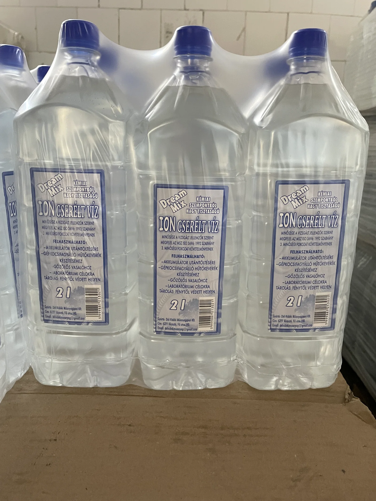 2 literes ioncserélt víz